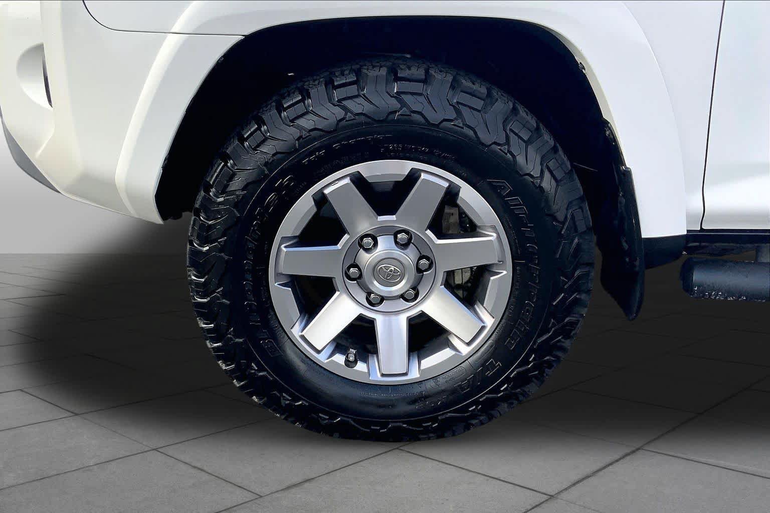 Used 2016 Toyota 4Runner Trail AWD/4WD image 11