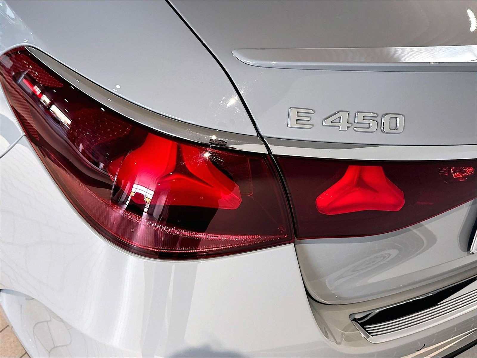 Used 2024 Mercedes-Benz E 450 4MATIC Sedan image 33