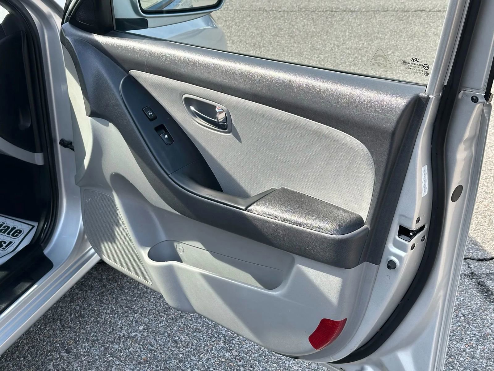 Used 2010 Hyundai Elantra Blue w/ Comfort Pkg 2 image 7