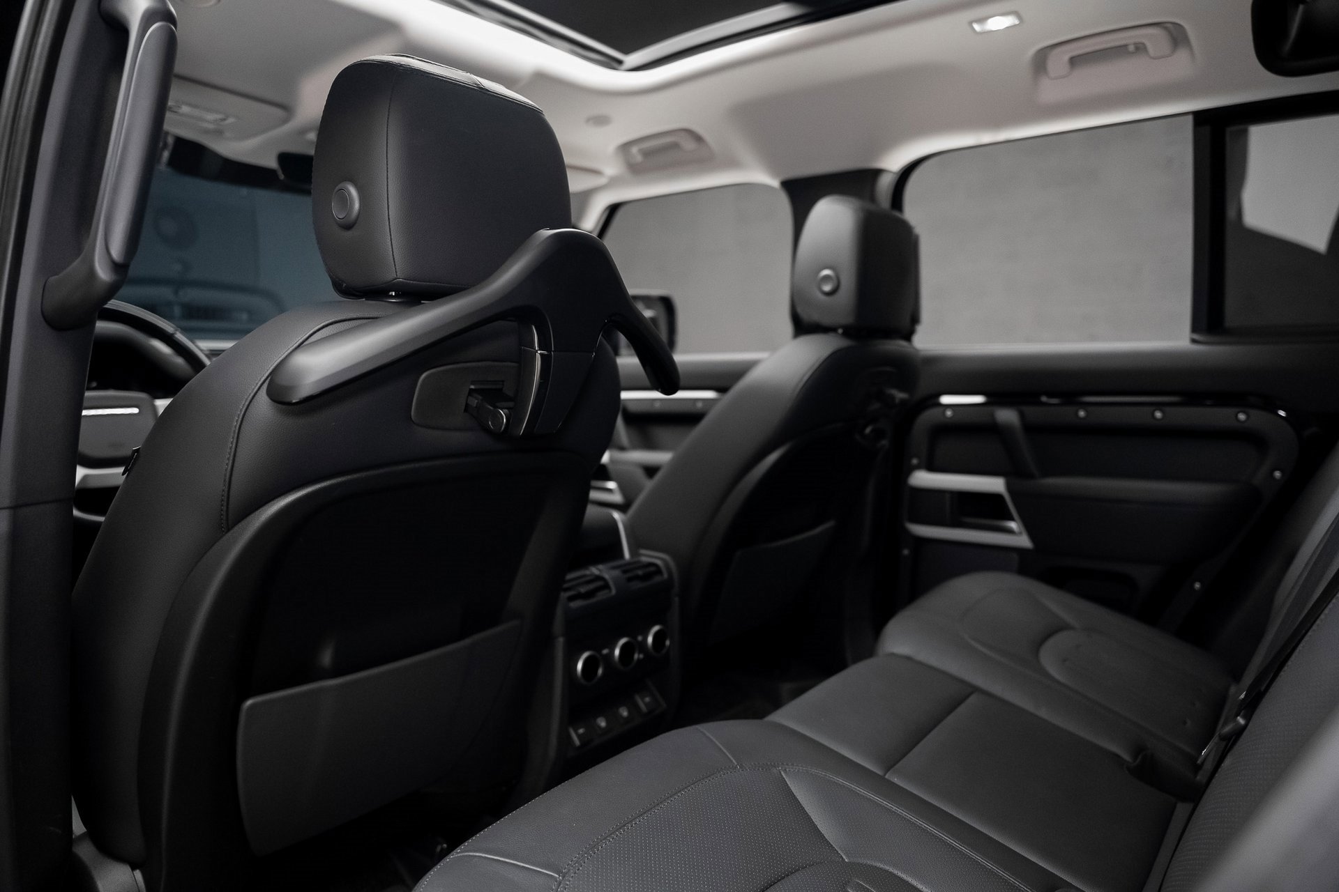 Used 2022 Land Rover Defender 110 SE image 67