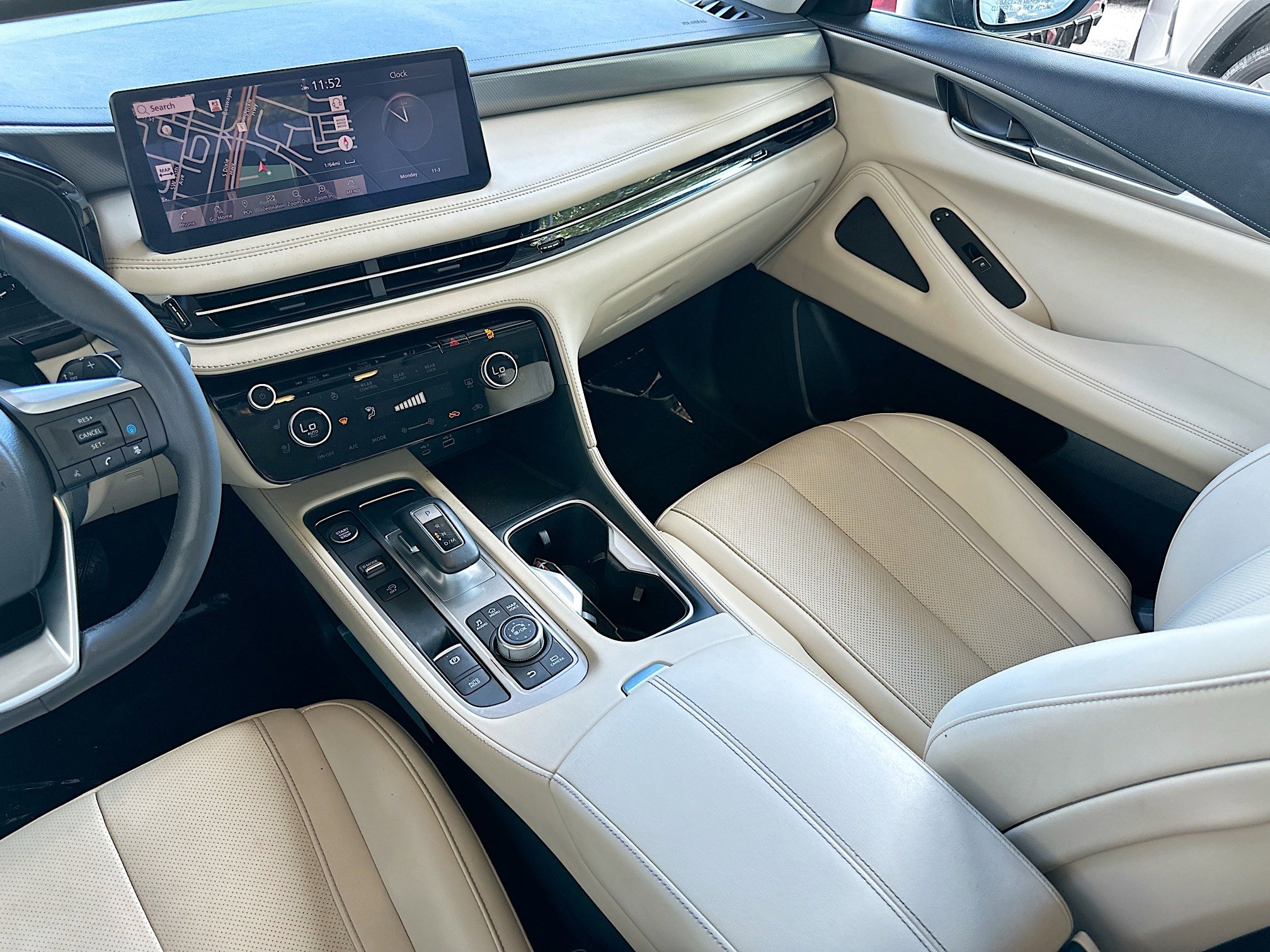 Used 2023 INFINITI QX60 Luxe w/ Cargo Package image 24