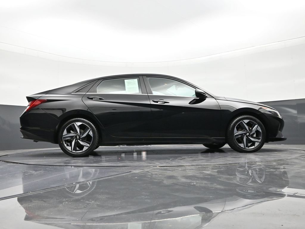 Used 2023 Hyundai Elantra Limited w/ Preferred Accessory Package FWD image 25