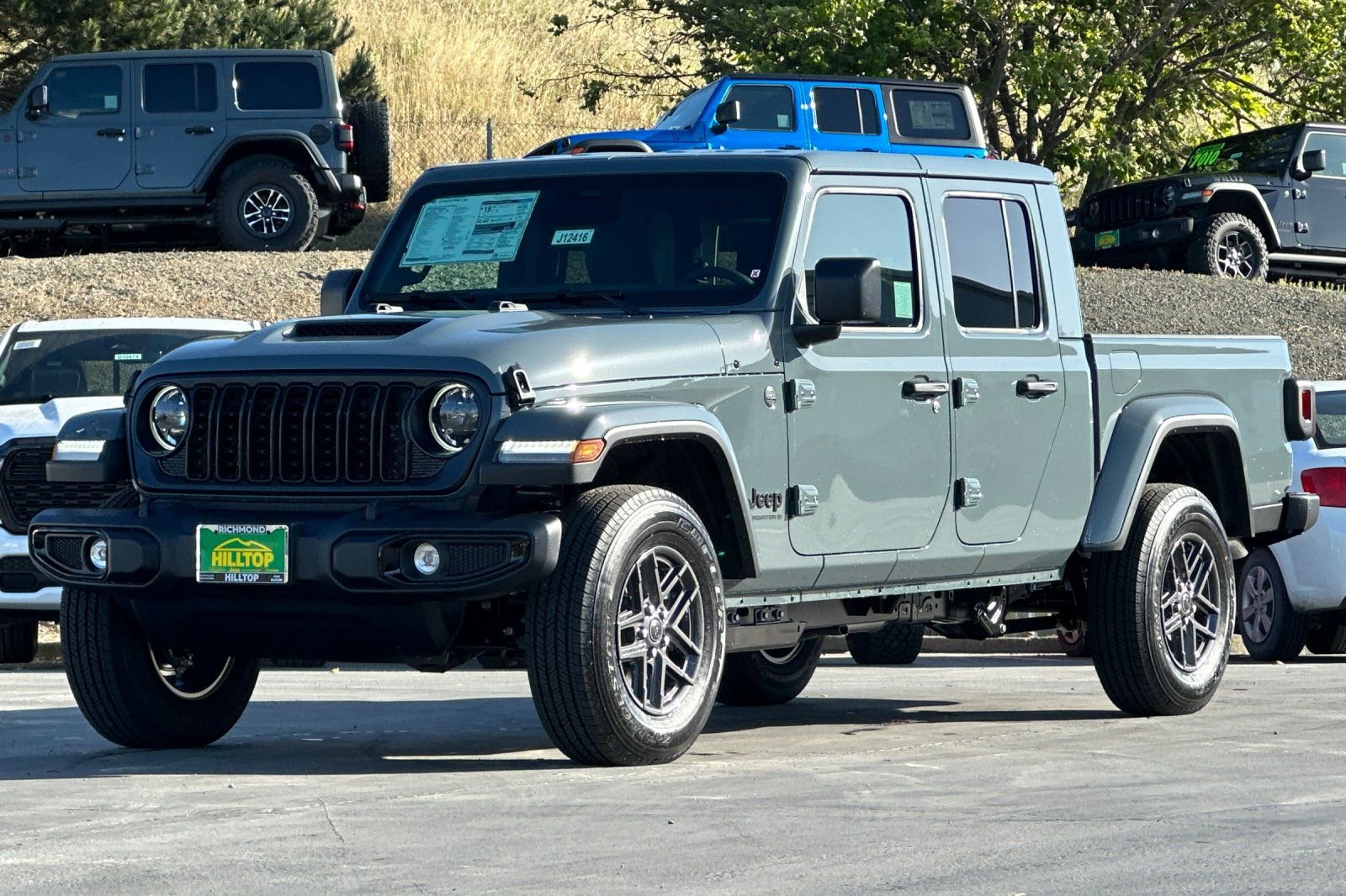 New 2026 Jeep Gladiator Sport AWD/4WD image 8