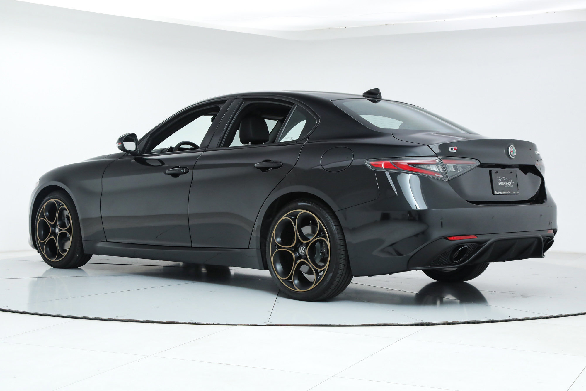 New 2025 Alfa Romeo Giulia w/ Driving Assist Package image 3