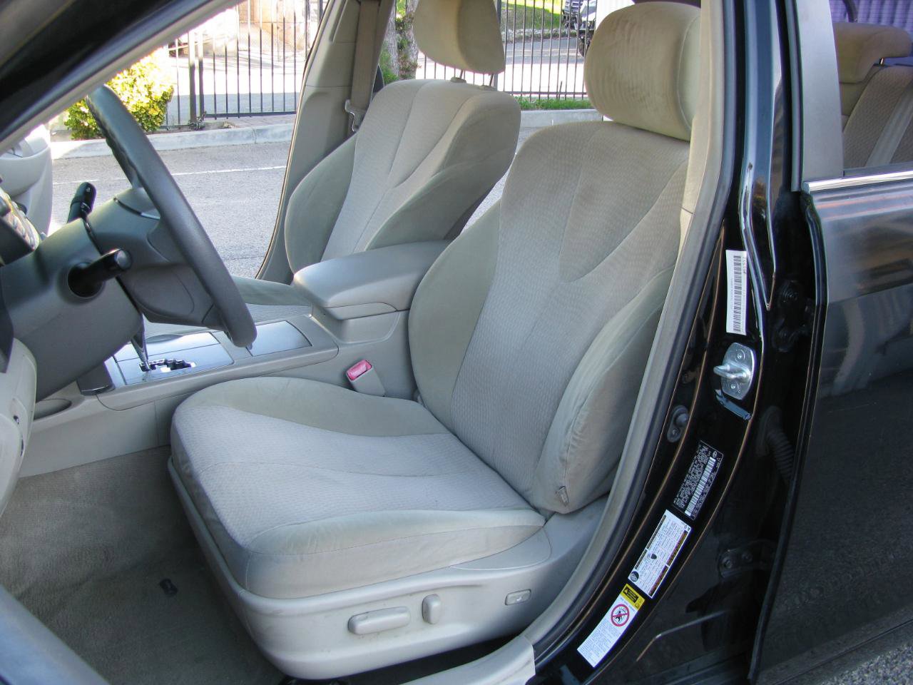 Used 2011 Toyota Camry LE w/ LE Extra-Value Pkg image 10