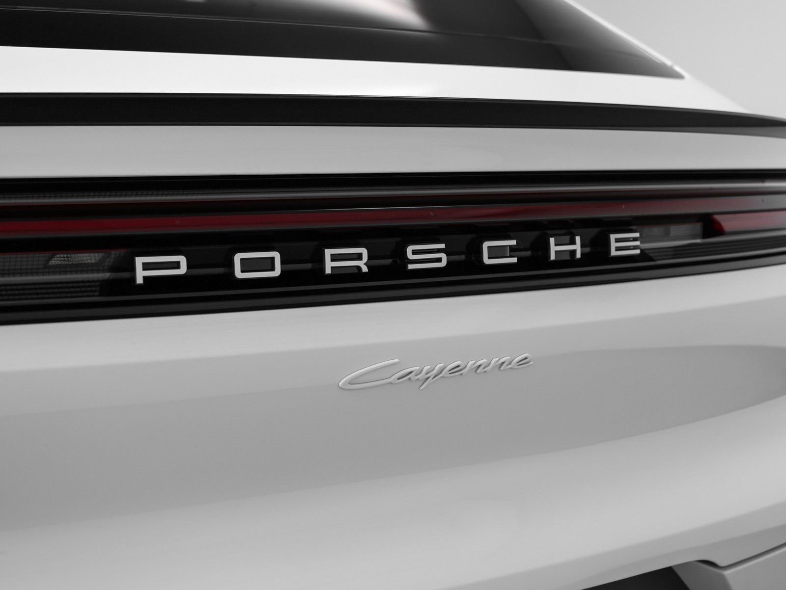 Certified 2025 Porsche Cayenne Coupe AWD/4WD image 17