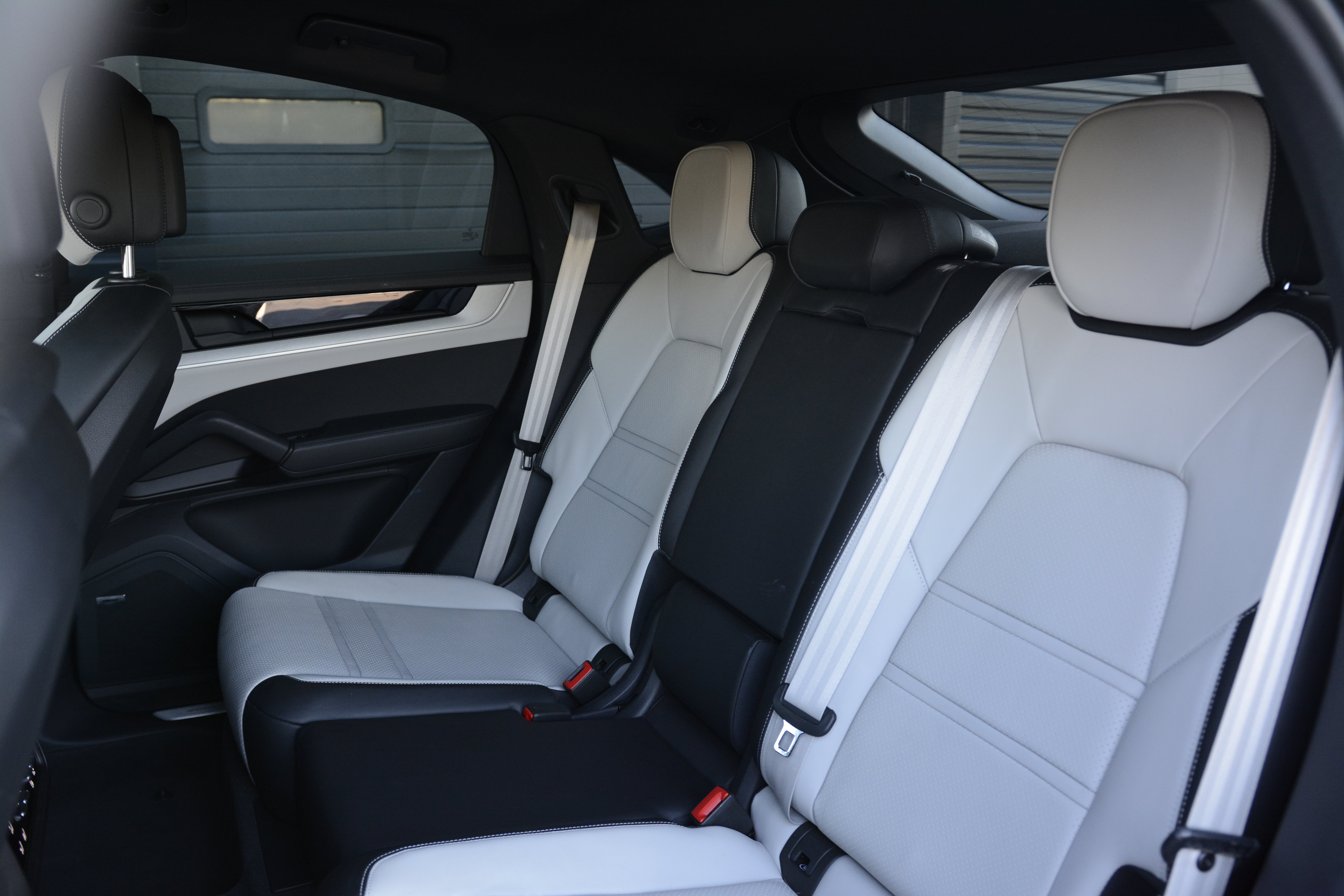 Certified 2026 Porsche Cayenne Coupe AWD/4WD image 33