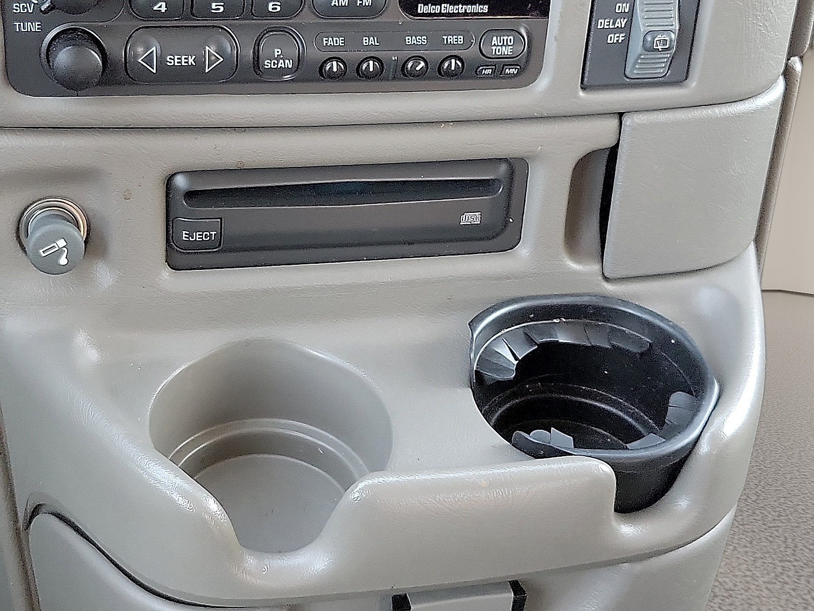 Used 2003 GMC Safari Passenger w/ SLT Preferred Equipment Group RWD image 14