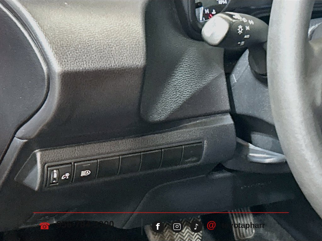 Used 2024 Toyota Corolla SE FWD image 9
