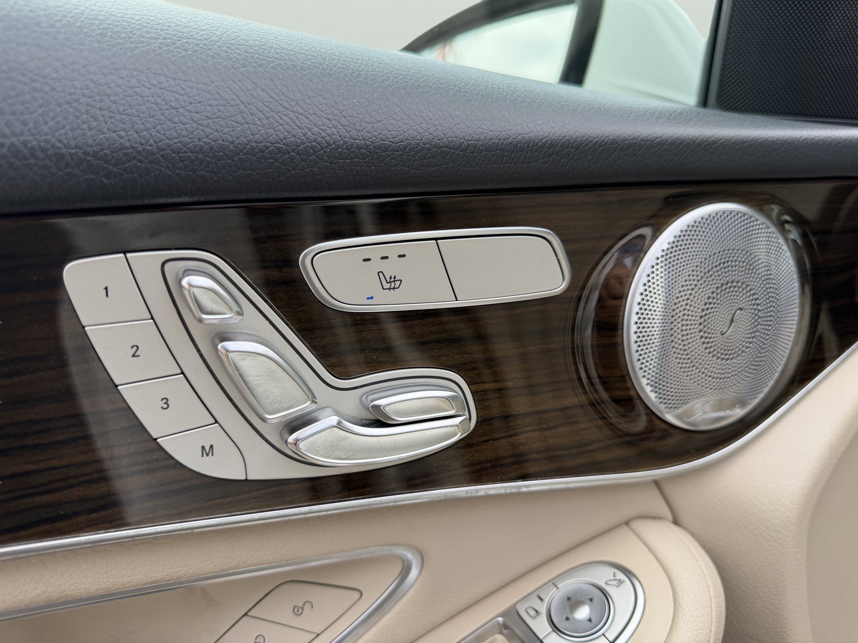 Used 2019 Mercedes-Benz GLC 300 4MATIC w/ Multimedia Package image 26