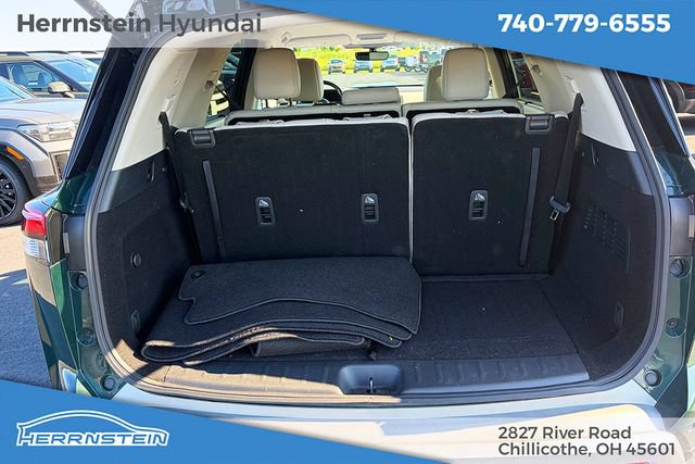 Used 2024 Nissan Pathfinder SL w/ Black Appearance Package AWD/4WD image 26