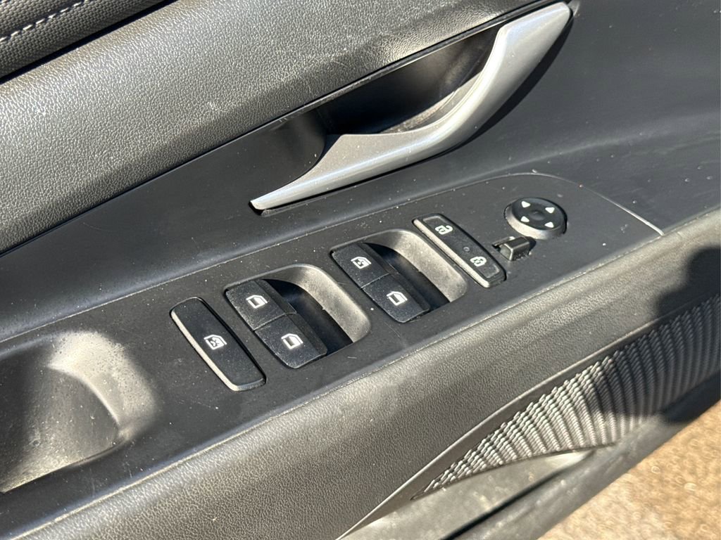 Used 2021 Hyundai Elantra SEL w/ Convenience + Premium Package image 30