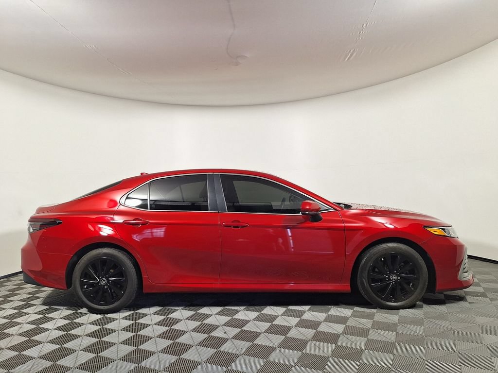 Used 2024 Toyota Camry LE FWD image 4