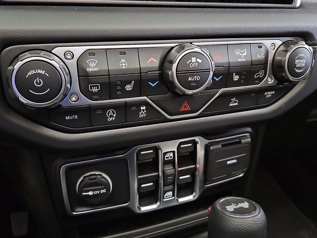 New 2025 Jeep Wrangler Sahara w/ Technology Group image 15