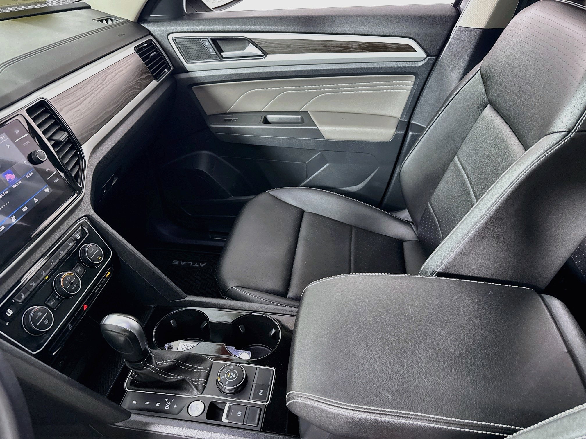 Used 2023 Volkswagen Atlas SE w/ Panoramic Sunroof Package AWD/4WD image 25