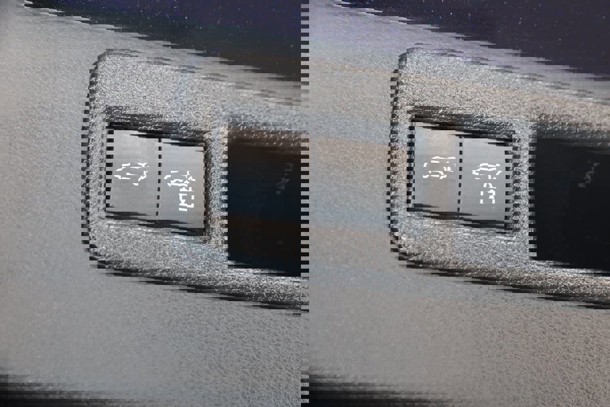 Used 2023 Toyota Venza Limited image 44