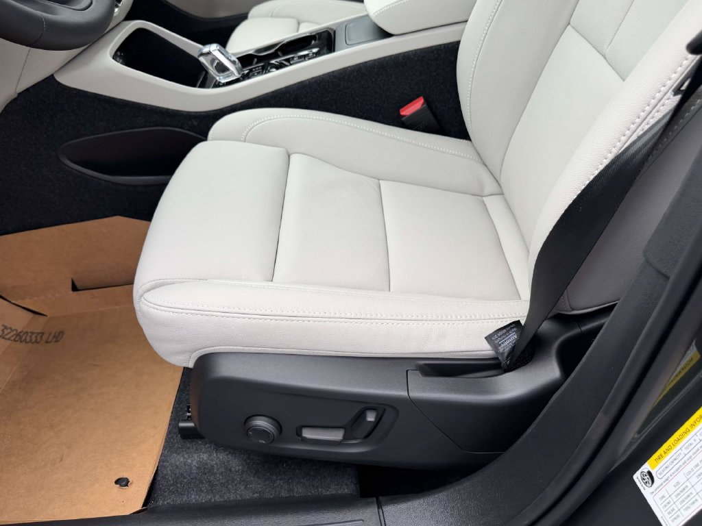 New 2026 Volvo XC40 B5 Plus w/ Protection Package Premier AWD/4WD image 16