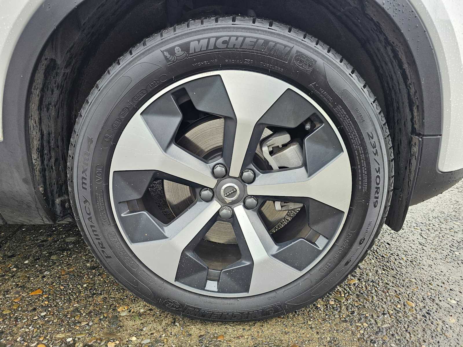 Certified 2025 Volvo XC40 B5 Core w/ Protection Package Premier image 9