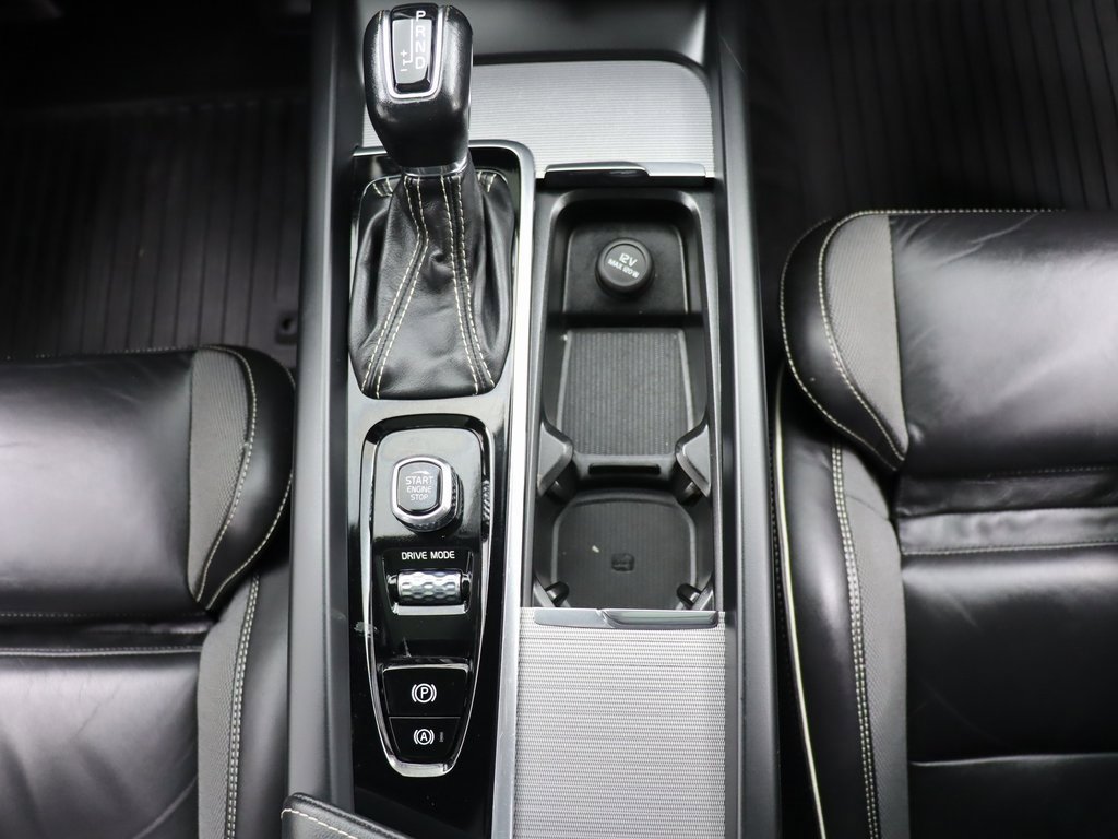 Used 2020 Volvo XC60 T5 R-Design w/ Protection Package image 20