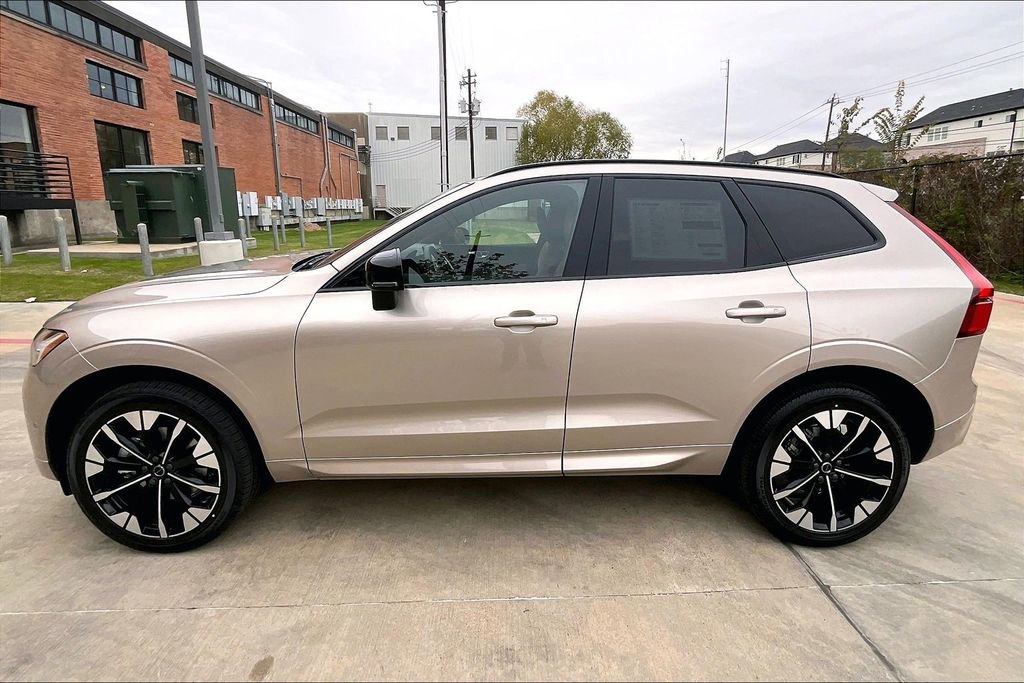 New 2026 Volvo XC60 B5 Plus w/ Protection Package Premier AWD/4WD image 21
