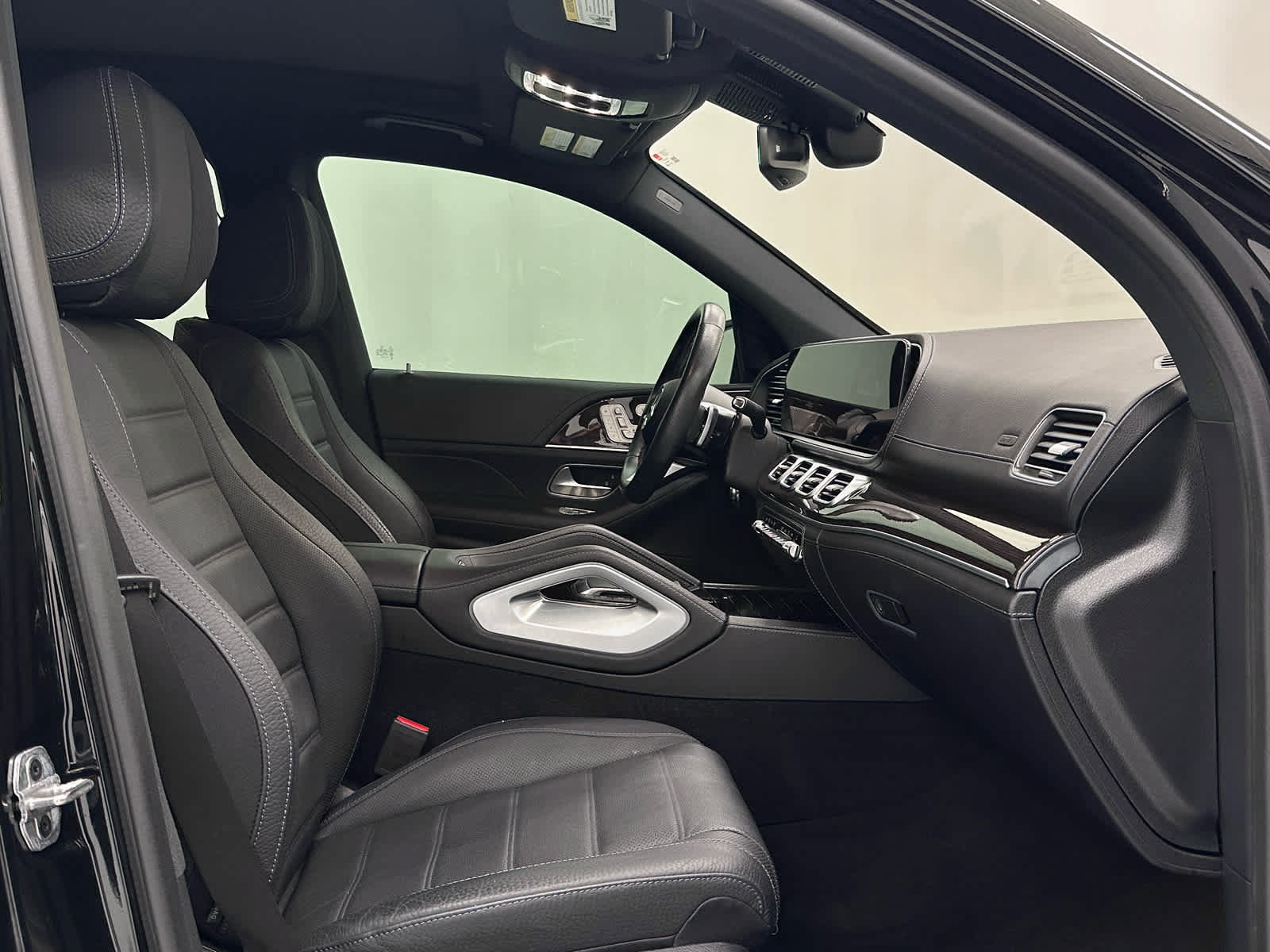 Used 2024 Mercedes-Benz GLS 450 4MATIC image 18