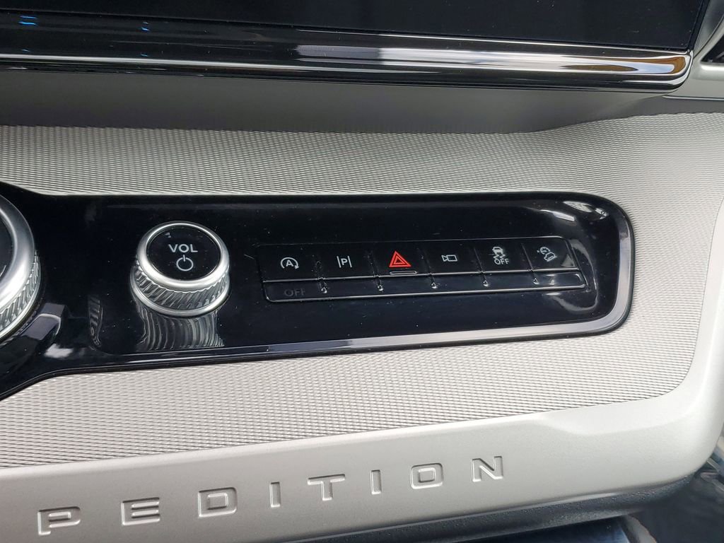 Certified 2025 Ford Expedition Active image 31