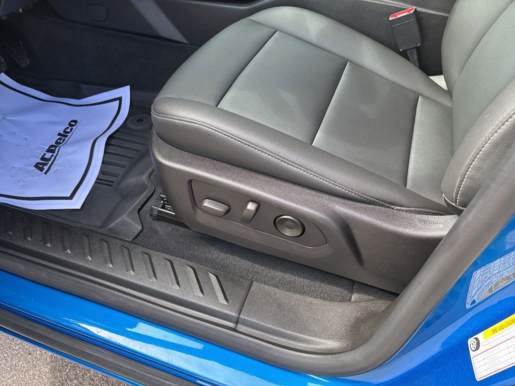 Used 2023 Chevrolet Colorado LT w/ LT Convenience Package III image 15