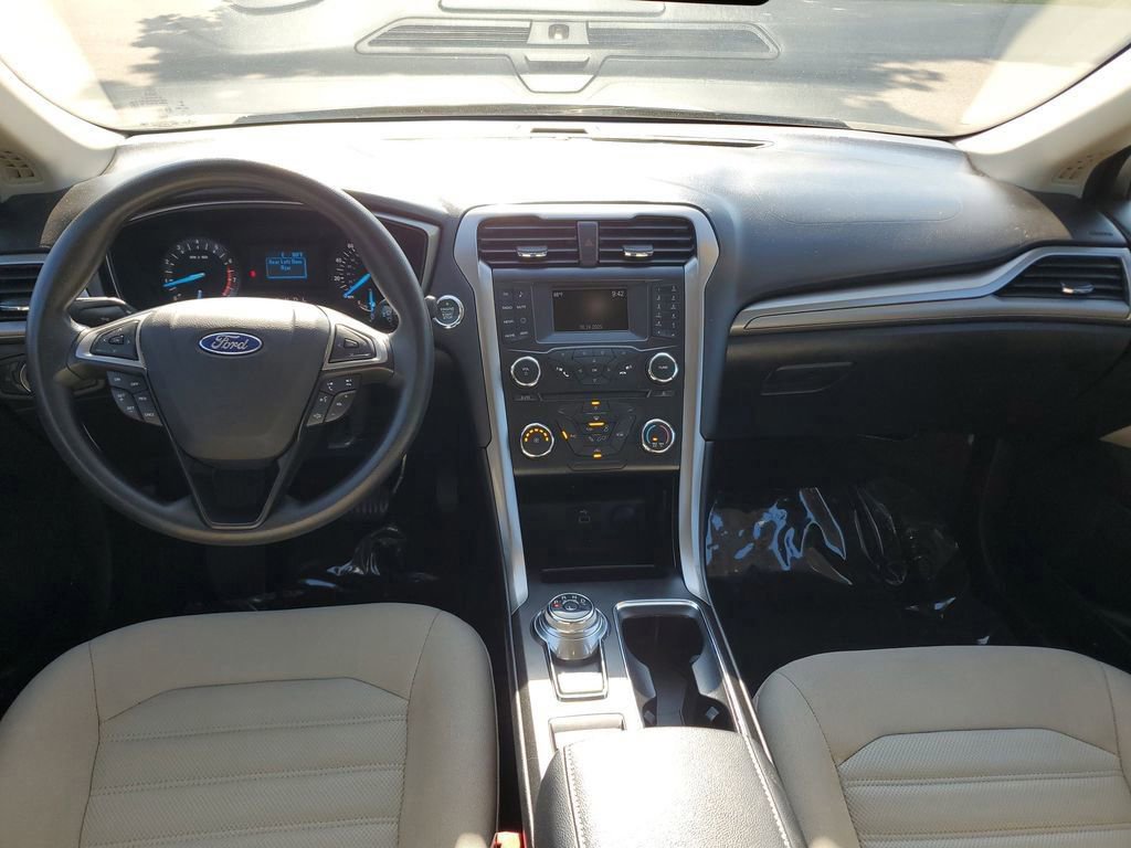 Used 2017 Ford Fusion S image 9