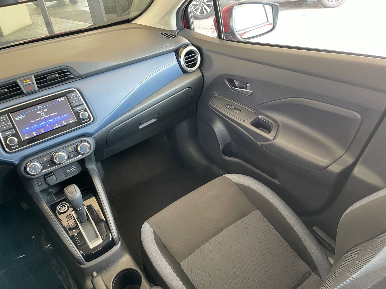 Used 2025 Nissan Versa SV image 33