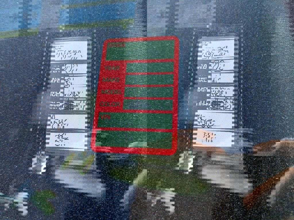 Used 2020 Ford Explorer XLT w/ Equipment Group 202A image 5