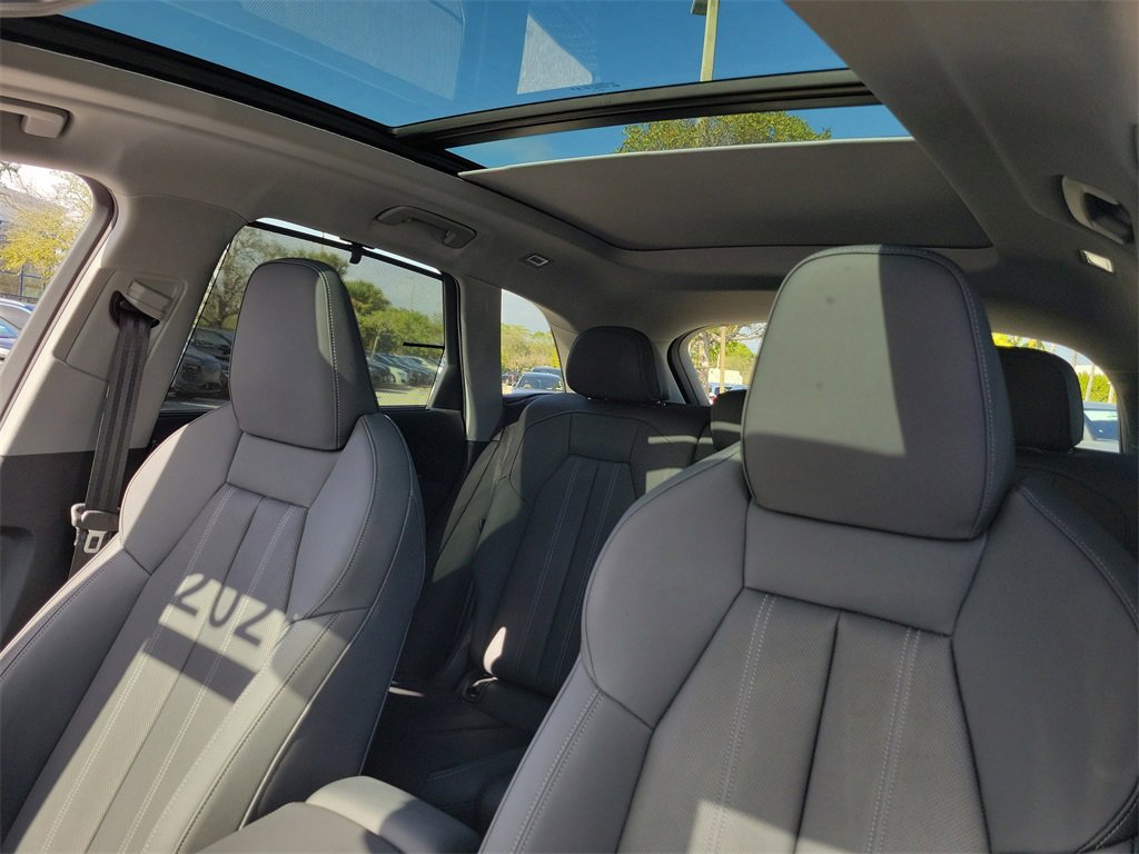 Certified 2025 Audi Q5 Premium Plus w/ Premium Plus image 17