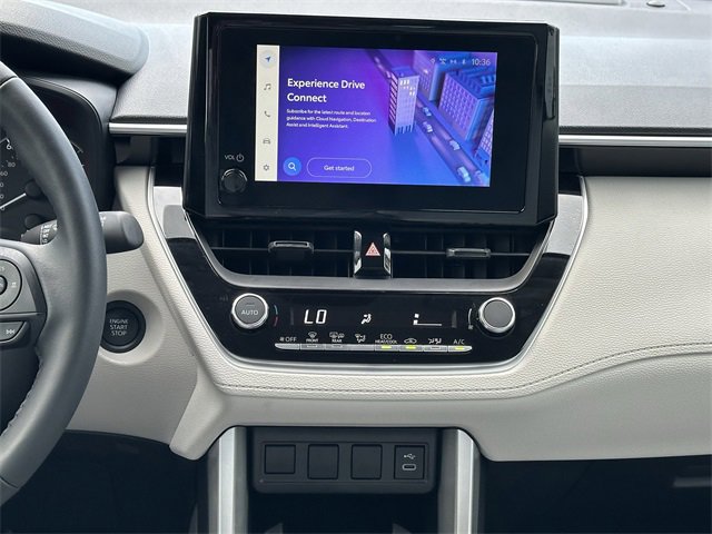 Used 2025 Toyota Corolla Cross LE image 16