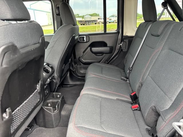 Used 2025 Jeep Wrangler Unlimited Rubicon AWD/4WD image 19