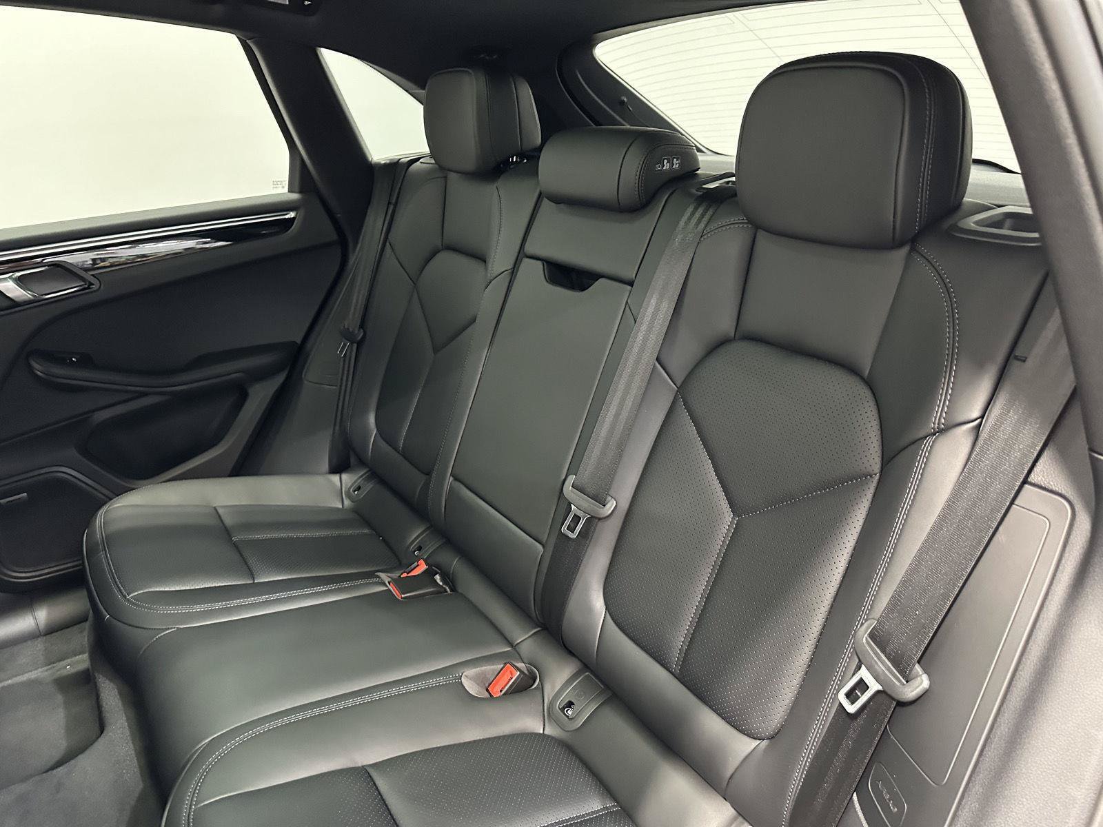 New 2026 Porsche Macan AWD/4WD image 35