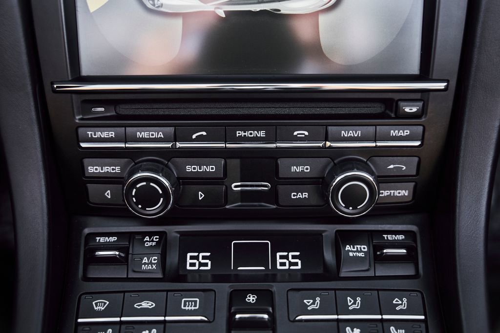 Used 2014 Porsche 911 Turbo S AWD/4WD image 62