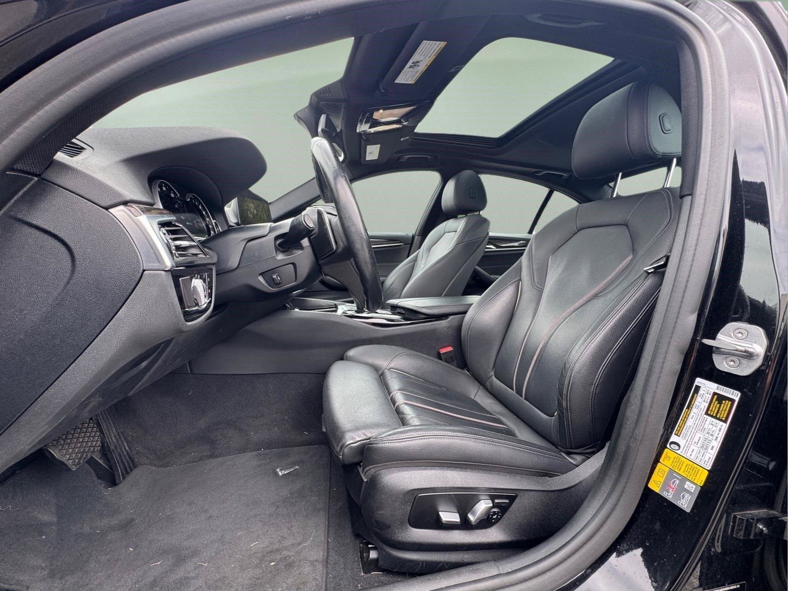 Used 2019 BMW 530e w/ Premium Package RWD image 18