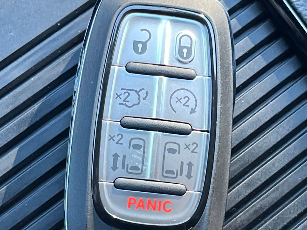 New 2026 Chrysler Pacifica Limited w/ S Appearance Package image 23