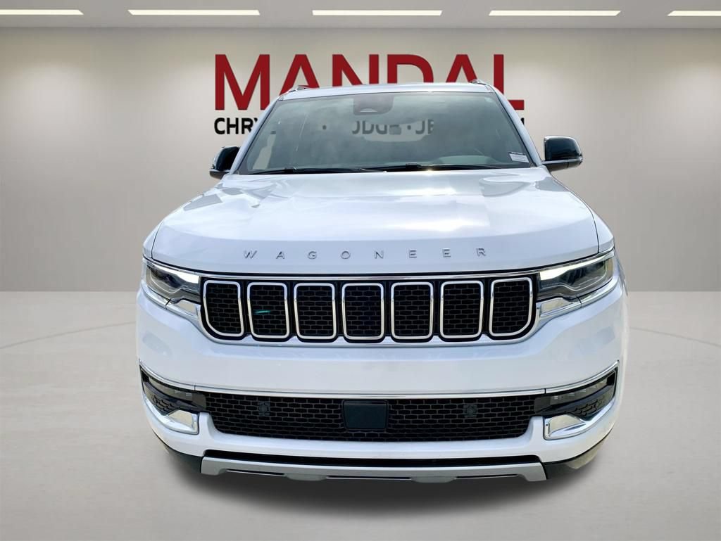 Used 2025 Jeep Wagoneer L Series II AWD/4WD image 3