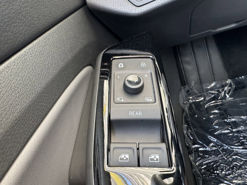 Used 2023 Volkswagen ID.4 Pro S Plus RWD image 26