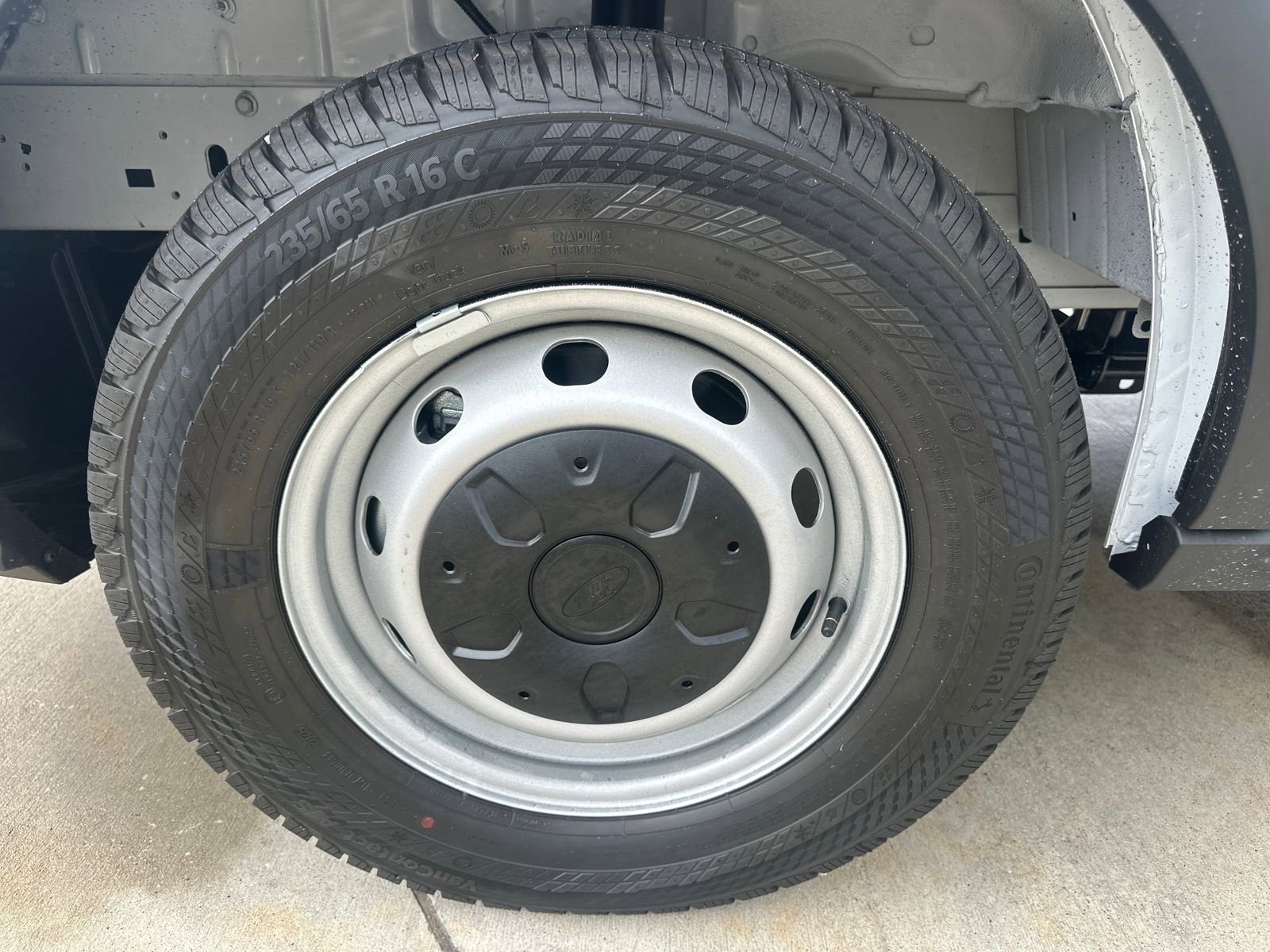 New 2026 Ford Transit 250 148 Medium Roof w/ Load Area Protection Package image 24