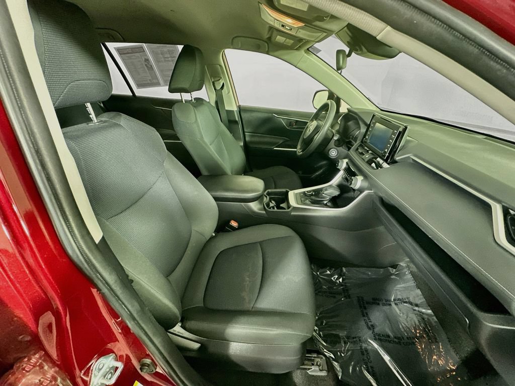 Used 2019 Toyota RAV4 LE w/ All Weather Liner Package AWD/4WD image 33
