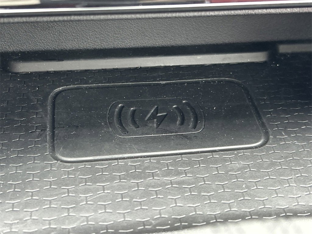 Used 2024 Jaguar F-PACE R-Dynamic S image 33