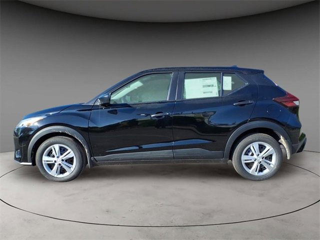 New 2025 Nissan Kicks Play S image 2