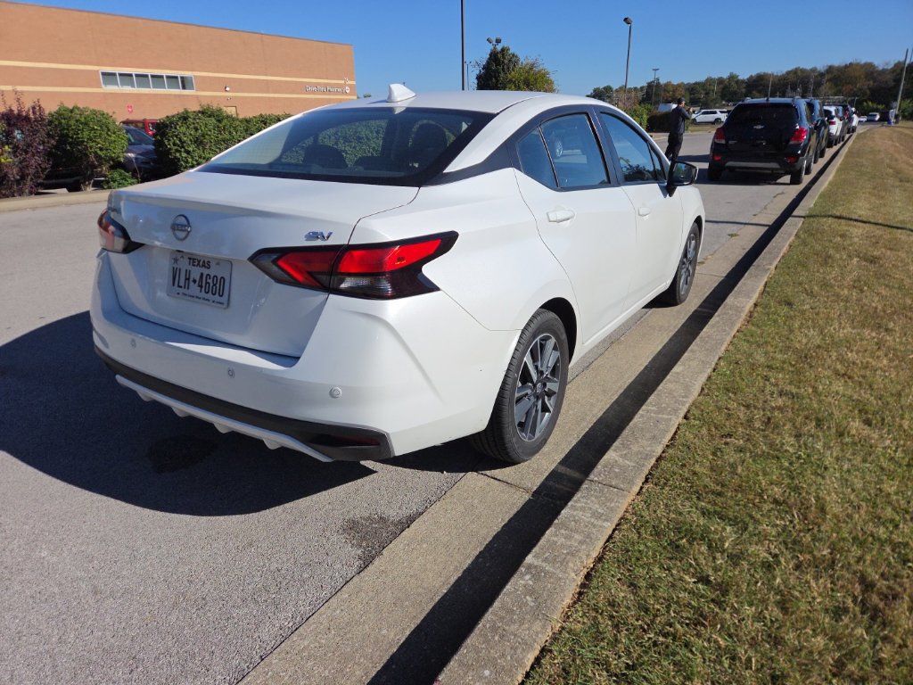 Used 2024 Nissan Versa SV FWD image 3