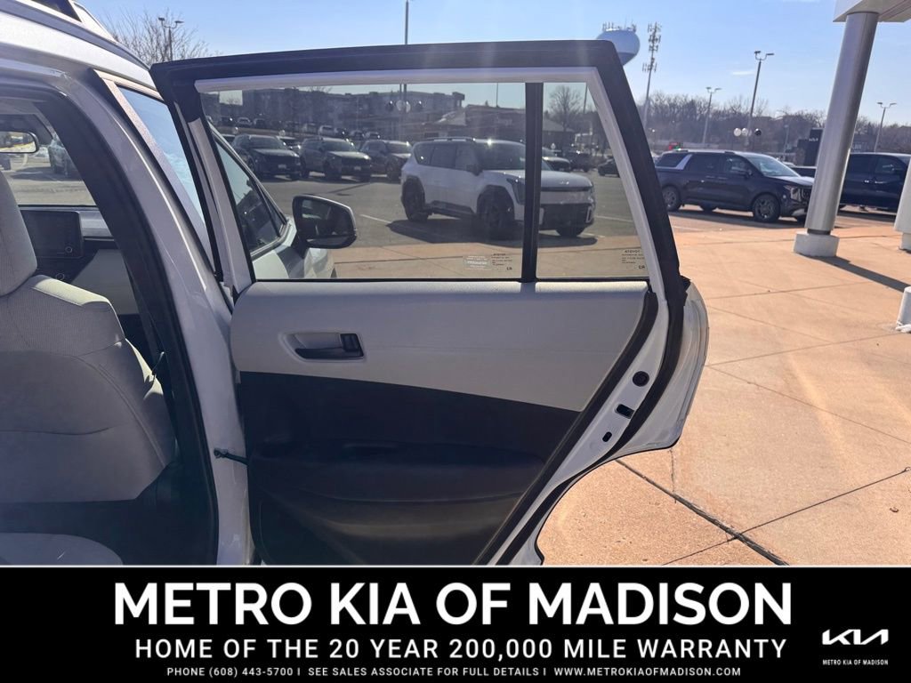 Used 2022 Toyota Corolla Cross LE image 25