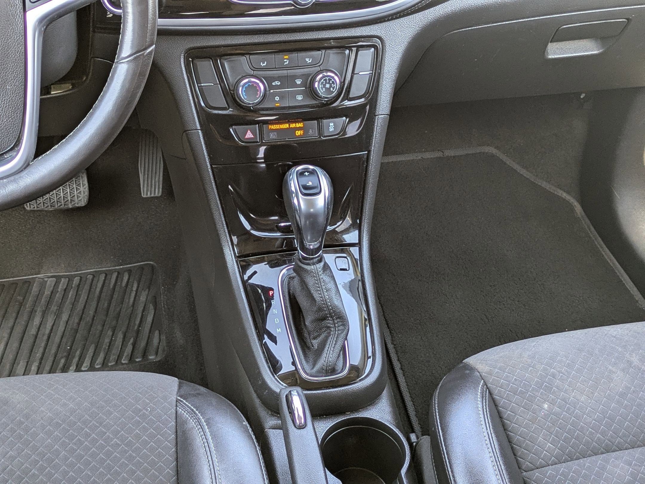 Used 2021 Buick Encore Preferred w/ Safety Package AWD/4WD image 17