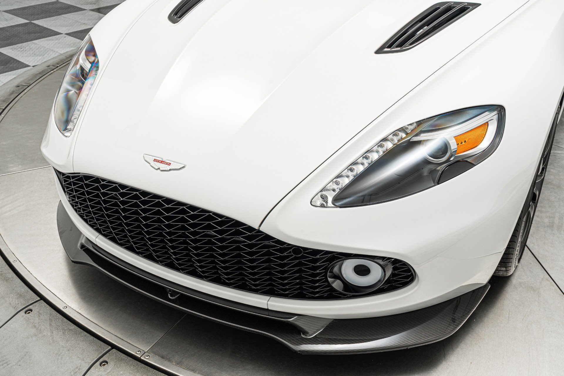 Used 2018 Aston Martin Vanquish Zagato image 37