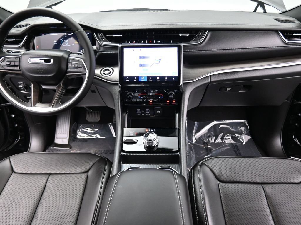 New 2025 Jeep Grand Cherokee Limited w/ Luxury Tech Group II image 32