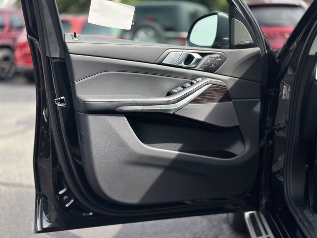 Used 2026 BMW X7 xDrive40i AWD/4WD image 11