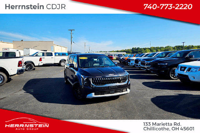 Used 2025 Kia Carnival
